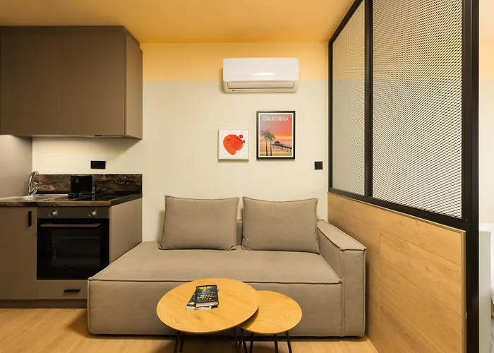 Ermou Boutique By Nest *