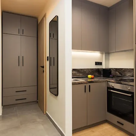 Ermou Boutique By Nest *